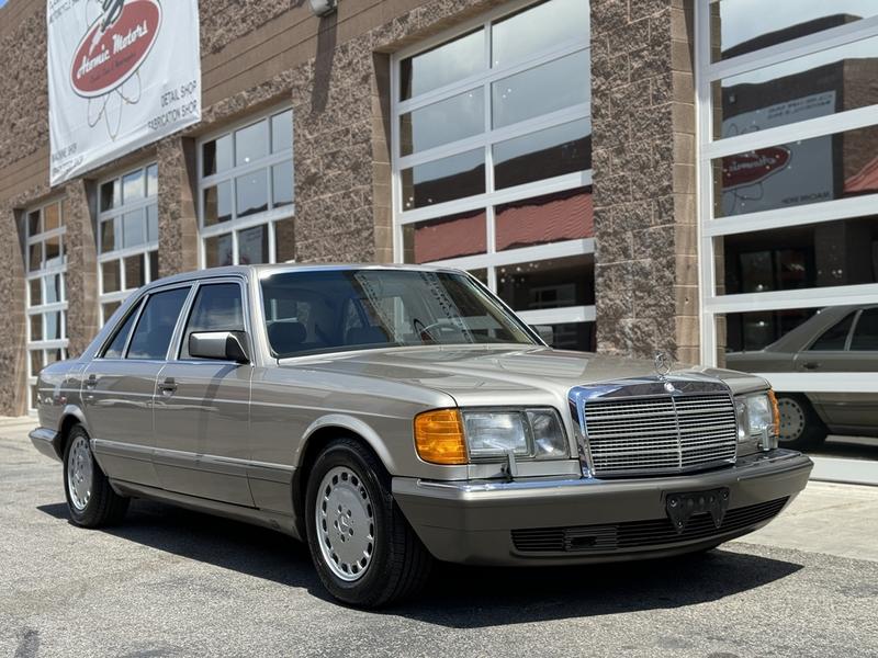1988 Mercedes-Benz 560 Series