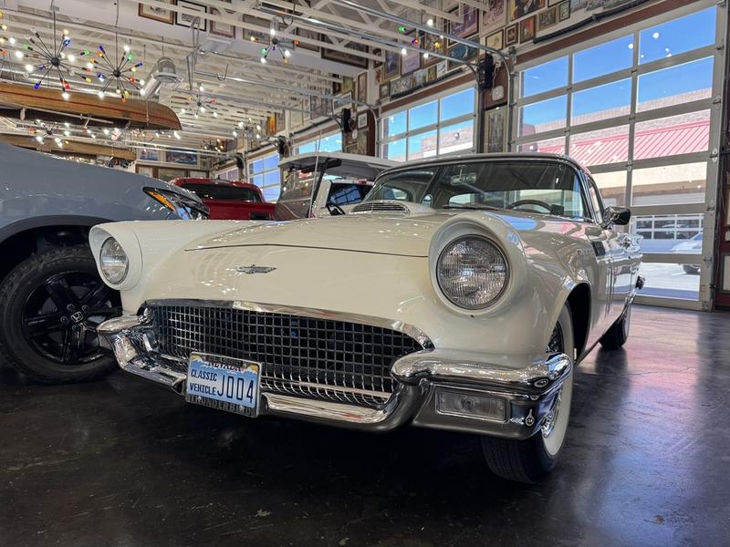 1957 Ford Thunderbird
