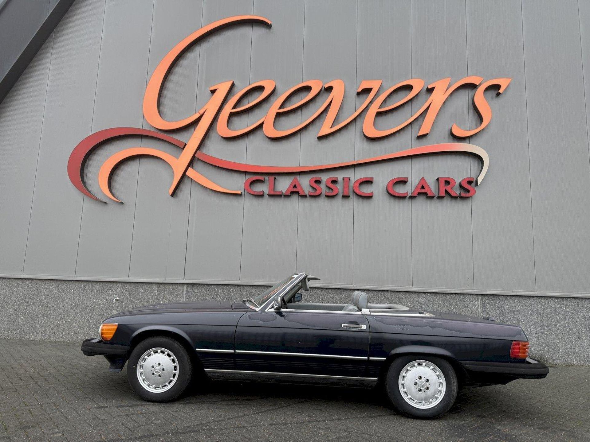 1987 Mercedes-Benz W107