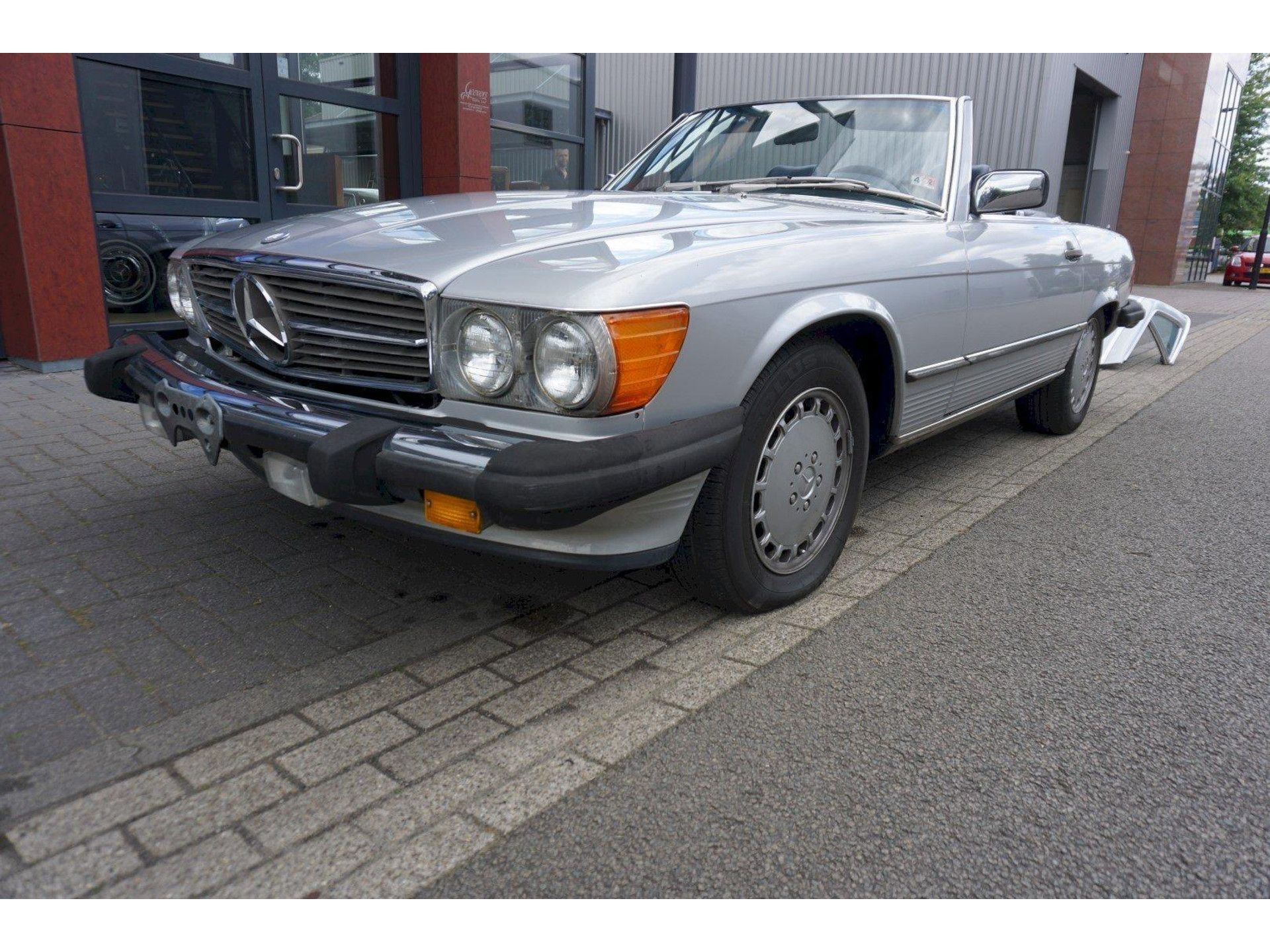 1988 Mercedes-Benz W107
