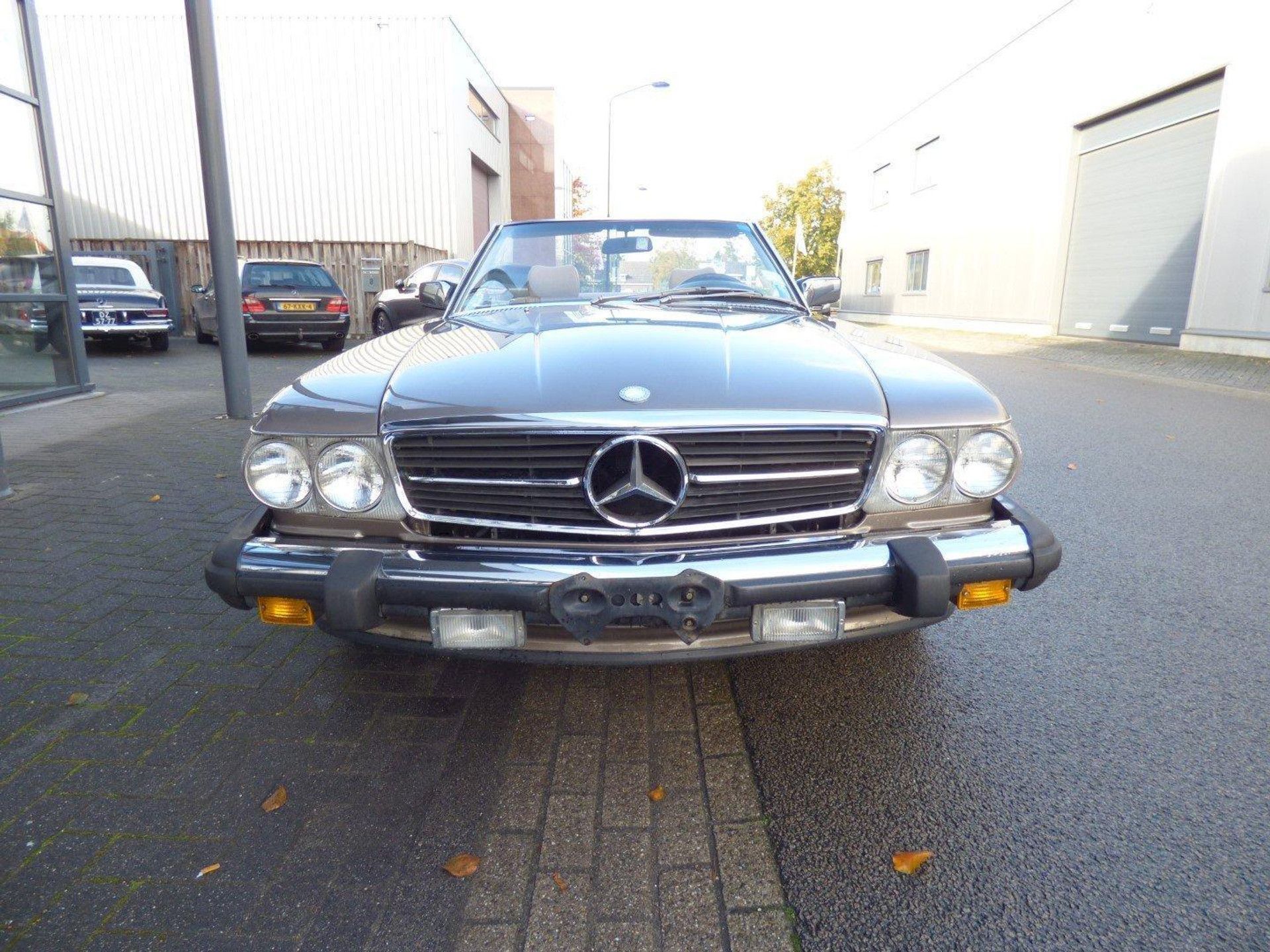 1987 Mercedes-Benz W107