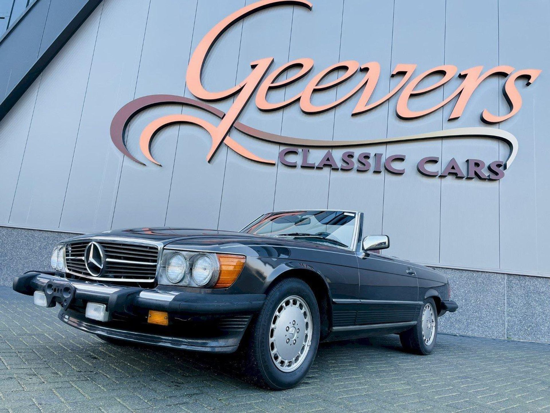 1987 Mercedes-Benz W107