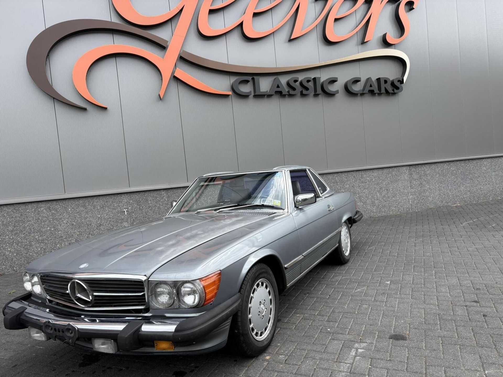 1988 Mercedes-Benz W107