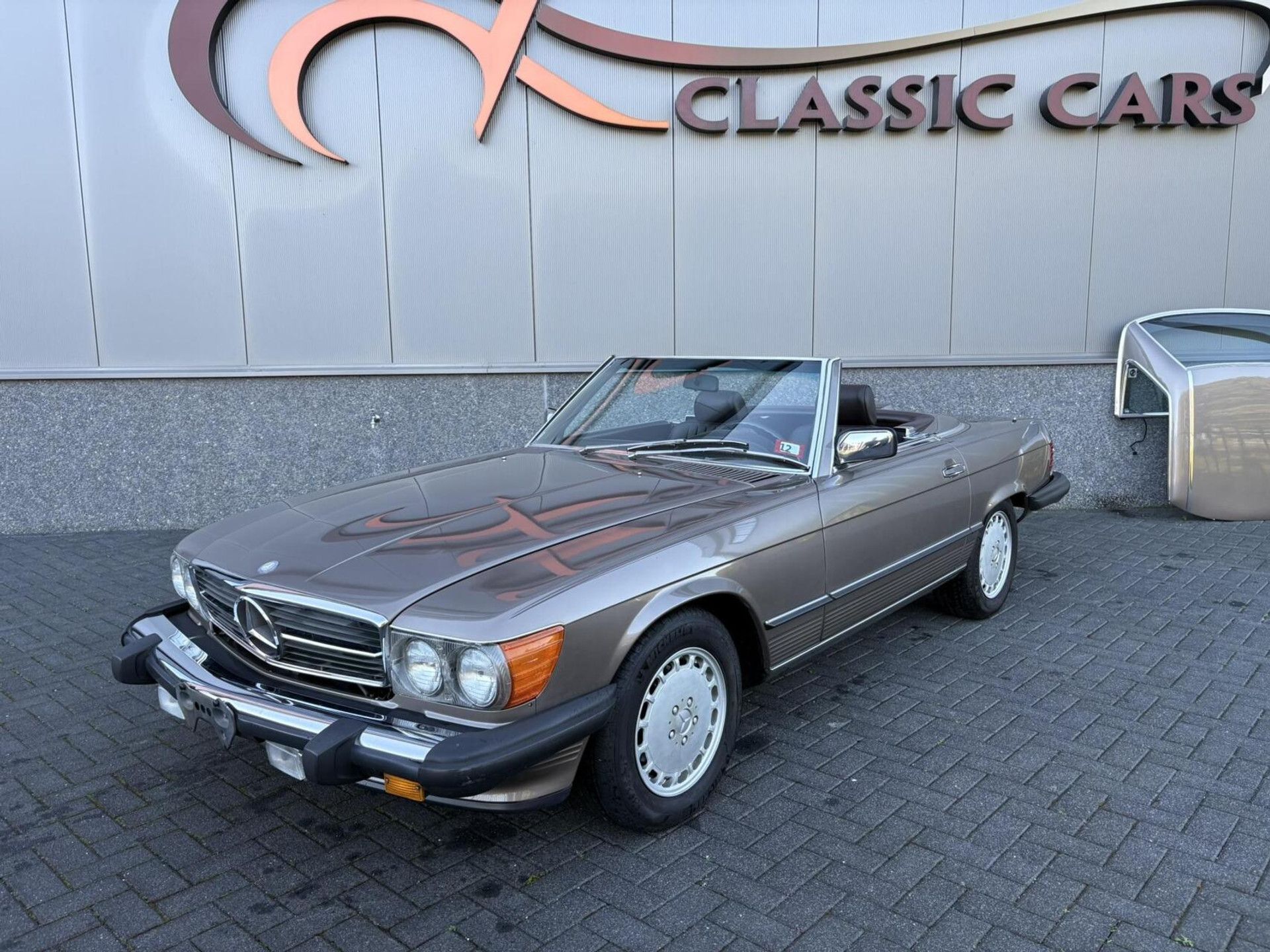 1987 Mercedes-Benz W107 560SL