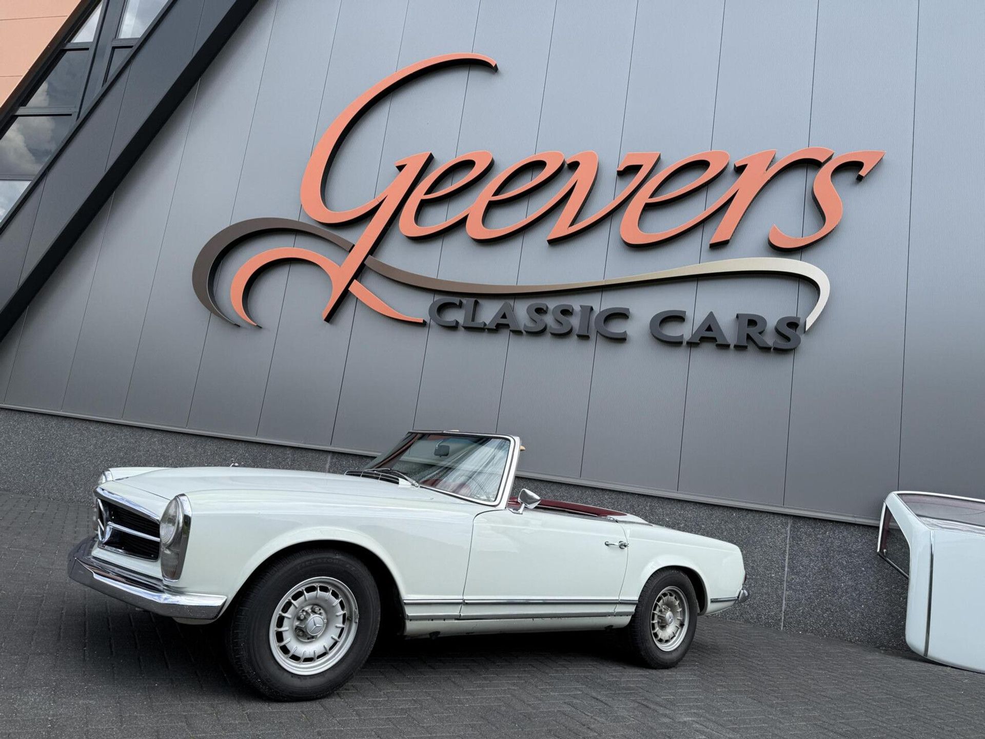 1969 Mercedes-Benz W113 Pagode 280SL | Highway One